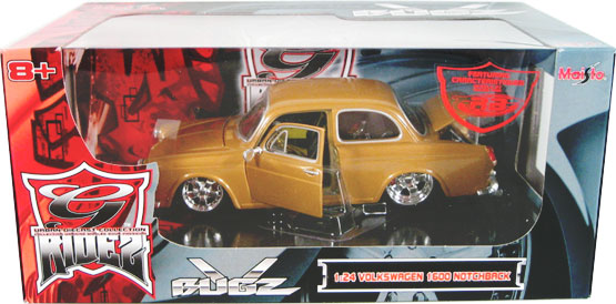 VW 1600 Notchback - Gold (Maisto G-Ridez) 1/24