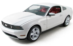 2010 Ford Mustang GT - Performance White (Greenlight) 1/18