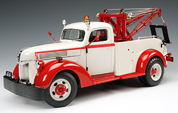 1940 Ford Holmes 515 Wrecker Truck - White / Red (Highway 61) 1/16