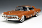 1964 Buick Riviera - Coral Mist (Highway 61) 1/18