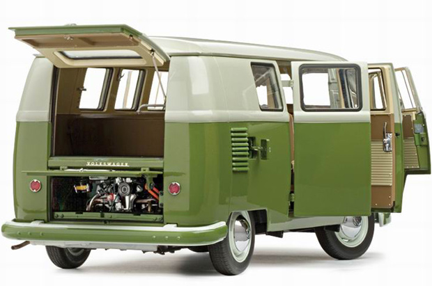 1958 Volkswagen Standard Bus - Mango Green/Sea Gull Grey (SunStar) 1/12 5075