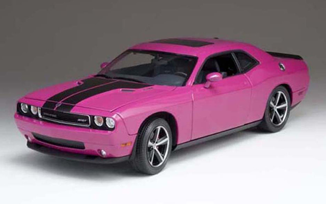 Dodge Challenger SRT8 - Furious Fuchsia (Highway 61) 1/18