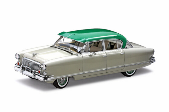 1952 Nash Ambassador Airflyte - Meadow Green w/ Seamist Gray (SunStar) 1/18