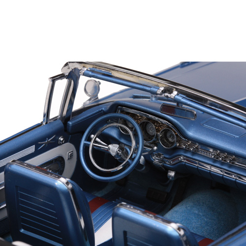 1959 Pontiac Bonneville Open Convertible - Vanguard Blue Metallic (SunStar Platinum 5181) 1/18