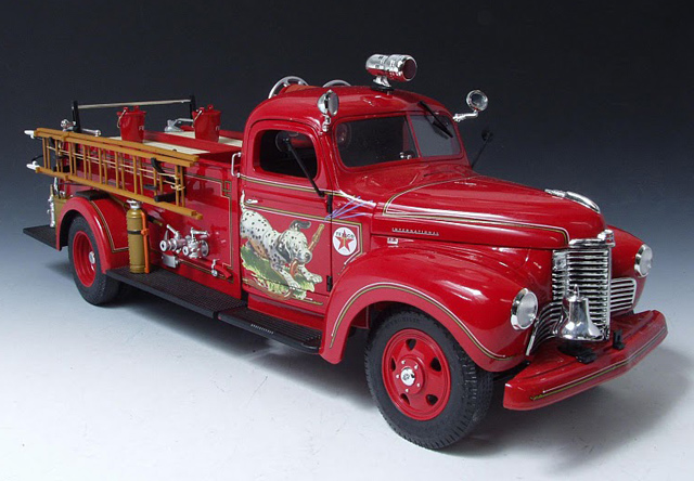 1947 International KB5 Texaco Fire Truck (Highway 61) 1/16