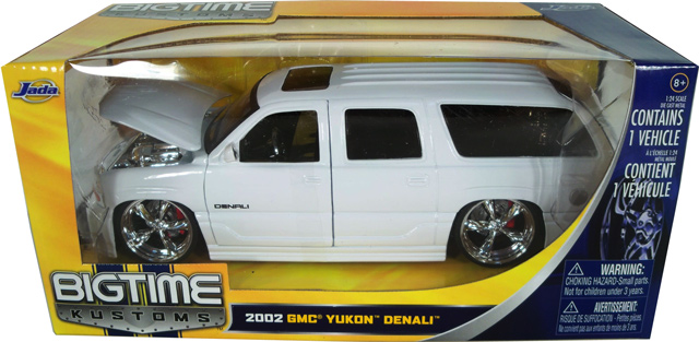 2002 GMC Yukon Denali - White (DUB City) 1/24