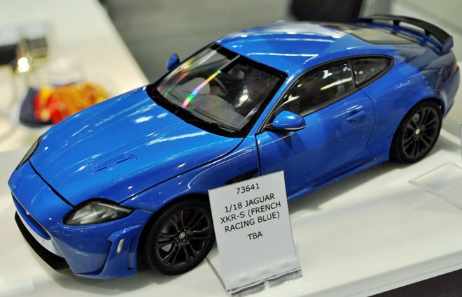 Jaguar XKR-S (French Racing Blue) 1/18