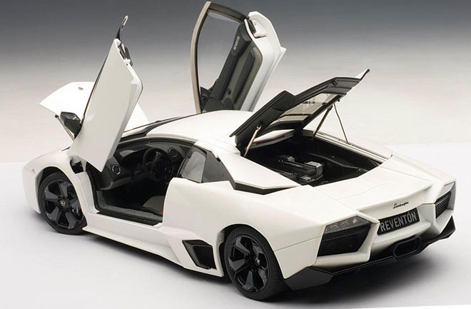 Lamborghini Reventon - Matte White (AUTOart) 1/18