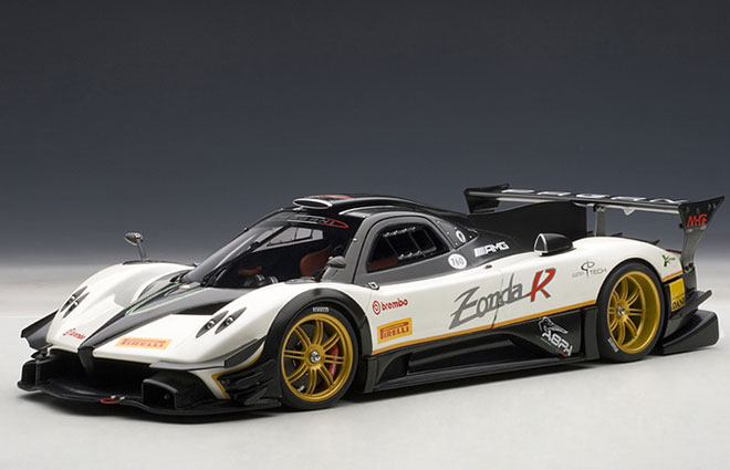 2013 Pagani Zonda Revolucion - Carbon Fibre & White (AUTOart) 1/18 78271