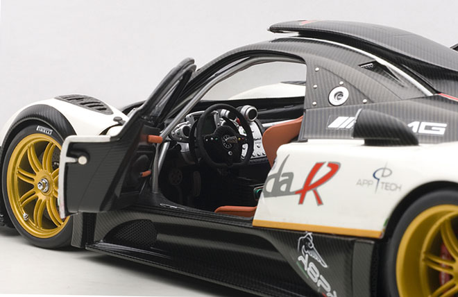 2013 Pagani Zonda Revolucion - Carbon Fibre & White (AUTOart) 1/18 78271