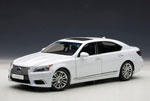 LEXUS LS600hL - White Pearl (AUTOart) 1/18