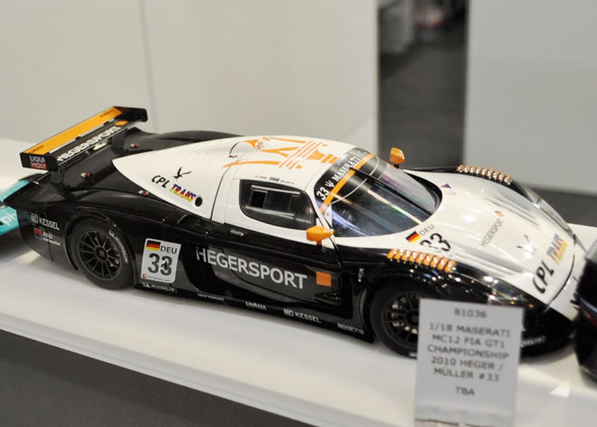 Maserati MC12 FIA GT Championship 2010 #33 (AUTOart) 1/18 81036 A.HEGER / A.MUELLER #33