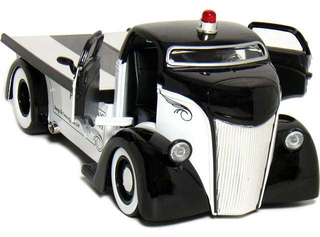 1947 Ford COE Police Tow Truck (DUB City HEAT) 1/24